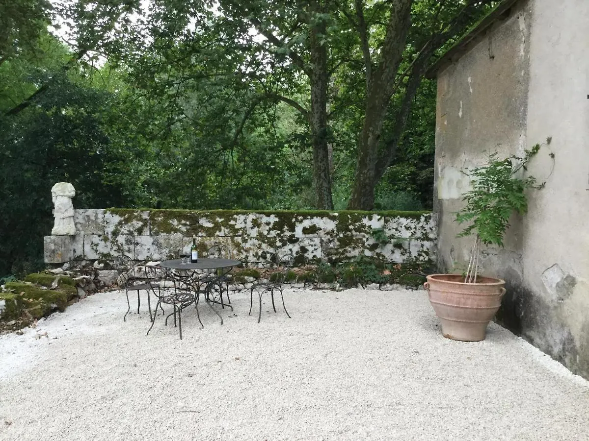 Chateau Mas De Pradie B&B Fountain View Room Foissac