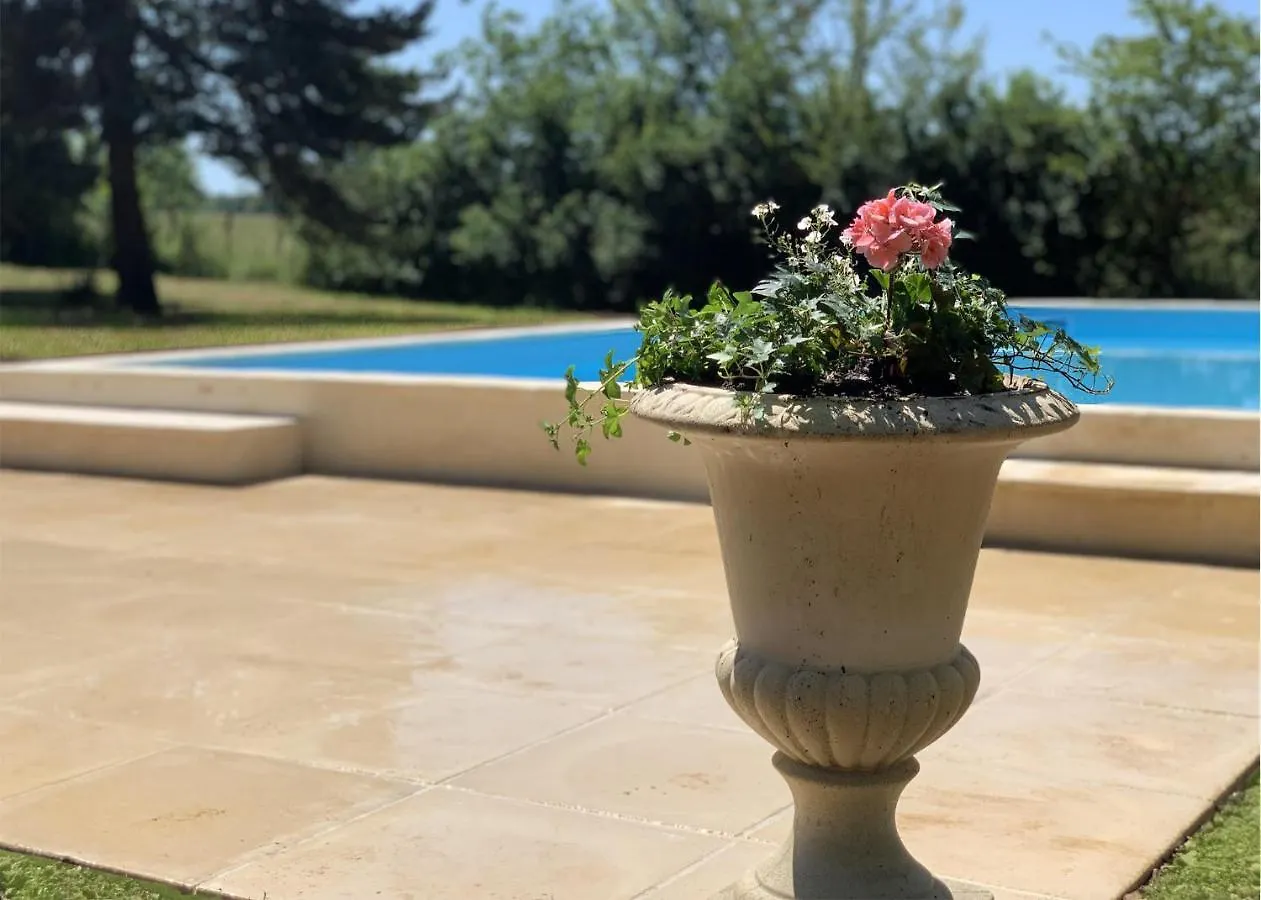 Chateau Mas De Pradie B&B Fountain View Room Foissac   Foissac (Aveyron)